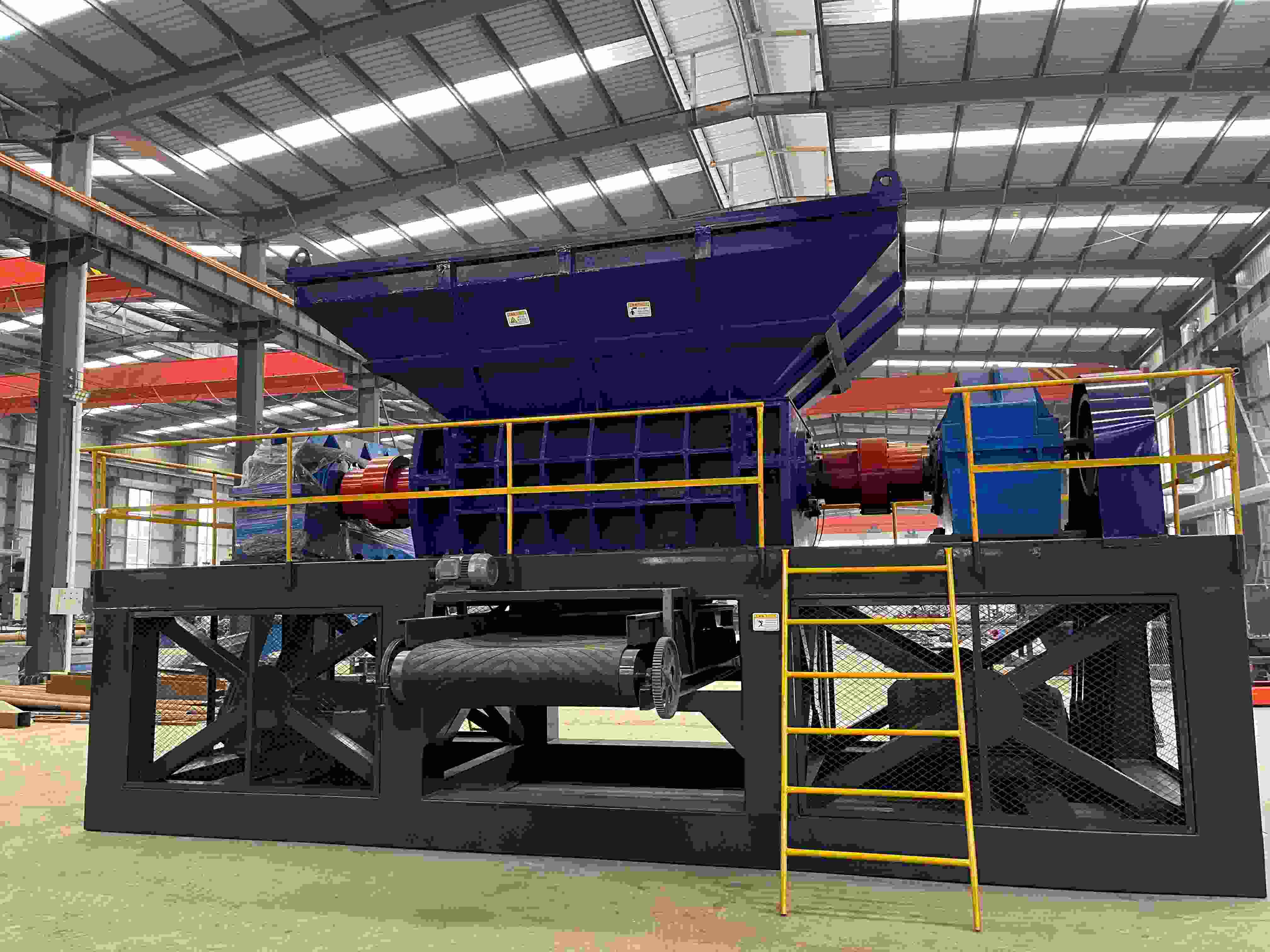 آلة تقطيع المعادن متعددة المحاور