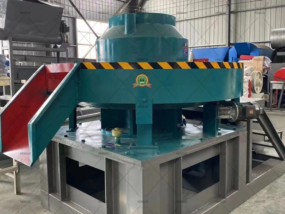 آلة تقطيع النفايات الصلبة